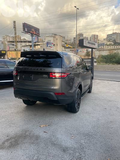 Land Rover Discovery 2018 first edition