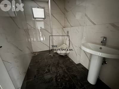 Office for rent in Ain Mraiseh -مكتب  للايجار في عين المريسةTF97