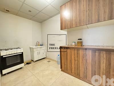 Office for rent in  Ain Mraiseh - مكتب للايجار في عين المريسة TF99