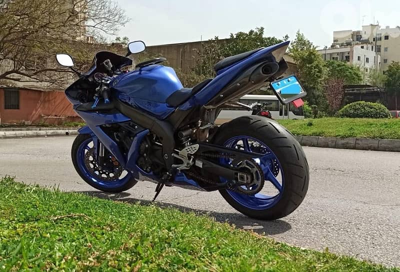 yamaha R1 2