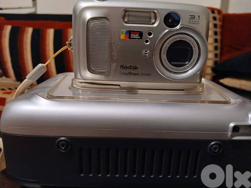 kodak EasyShare camera with photo printer 8