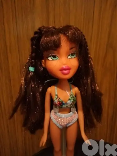 BRATZ SUN KISSED SUMMER Dana MGA Great doll04+Own swim wear+Kickers=33