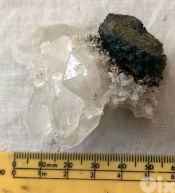 Apophyllite quartz cluster from india. See size in picture 1