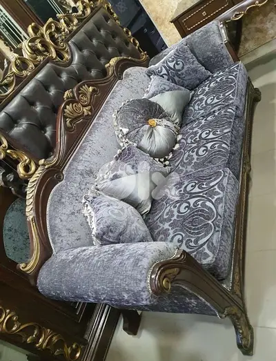 صالون 7 قطع خشب زان مستعمل شبه جديدة