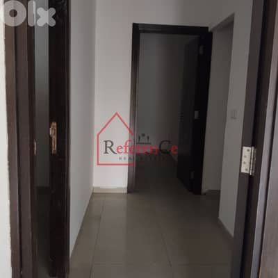 Office for rent in Jouret Al Ballout مكتب للإيجار في جورة البلوط