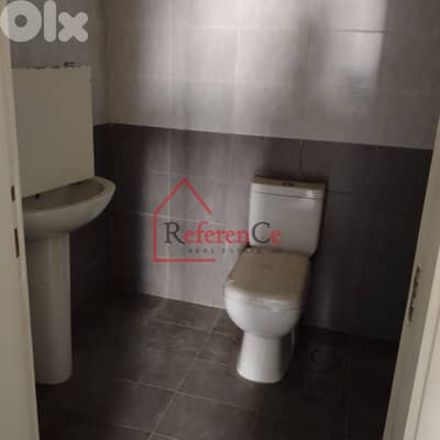 Apartment with Garden in Jouret Al Ballout شقة مع حديقة في جورة البلوط