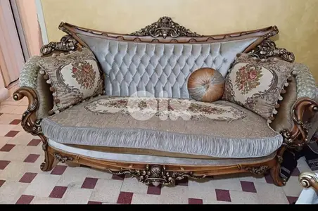 طقم كنبايات حفر ملكي خشب زان مصري اربع قطع وطاولة