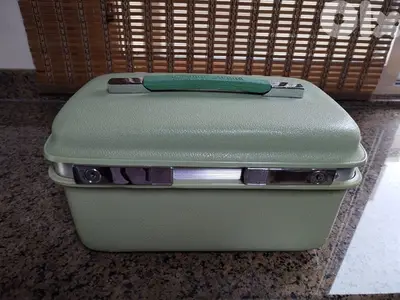Vintage jewelry box