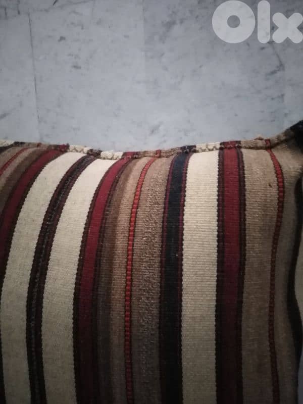 Large cushions 1