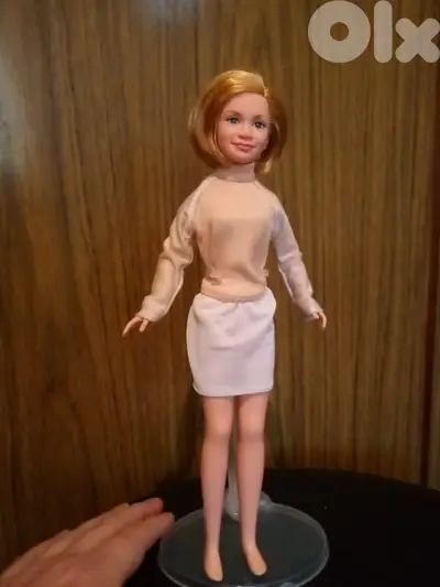 ASHLEY -OLSEN TWINS Mattel RARE As new doll year 1987 wearing=25$