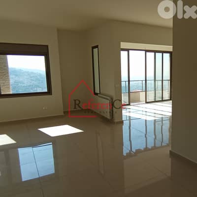 Catchy apartment with Roof in Cornet Chehwan شقة جذابة مع سطح في قرنة