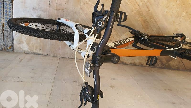 Giant Rincon 3x8 speed disc brakes lockout suspension 2