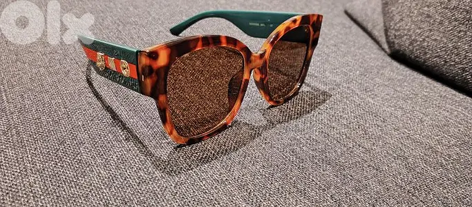 Oversized Gucci Sunglasses in good condition