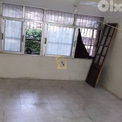 Shop for sale in Tariq El Jdideh HN14 محل تجاري للبيع في الطريق الجديد