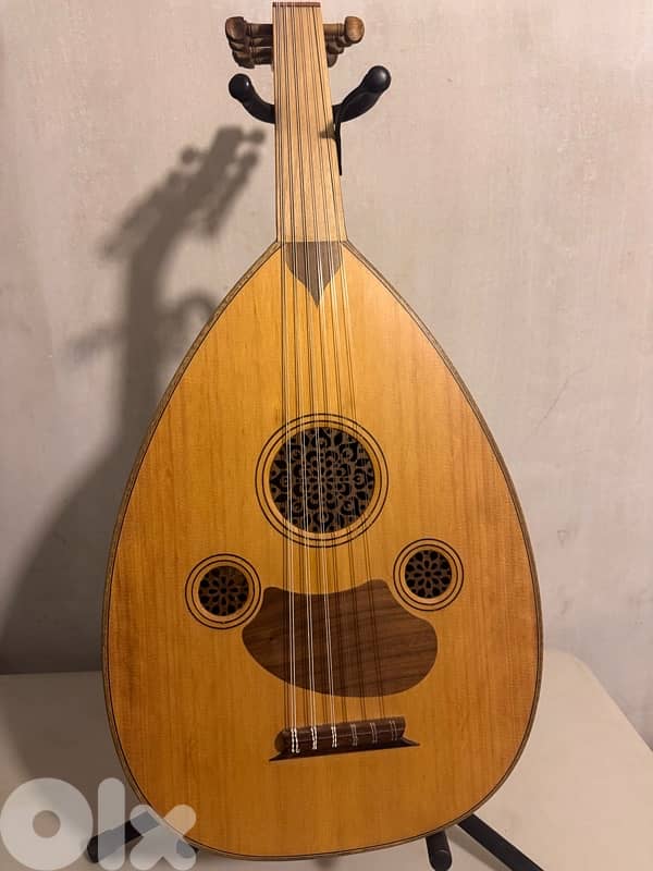 Oud Zeryab عود زرياب 1