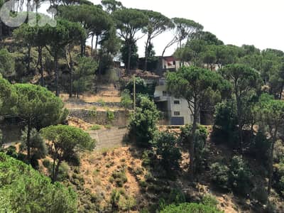 L16965 - 915 SQM Land For Sale in Baabdat With A Nice View