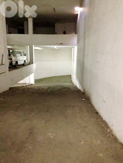 3500m Commercial space 4floors+Parking Jnah Wizarit zira3a Beirut