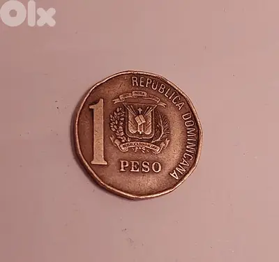 Dominican Republic 11 sided coin 1 Peso 2002