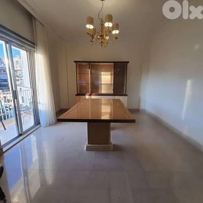 Apartment for rent in Mar Elias شقة للإيجار في مار الياس