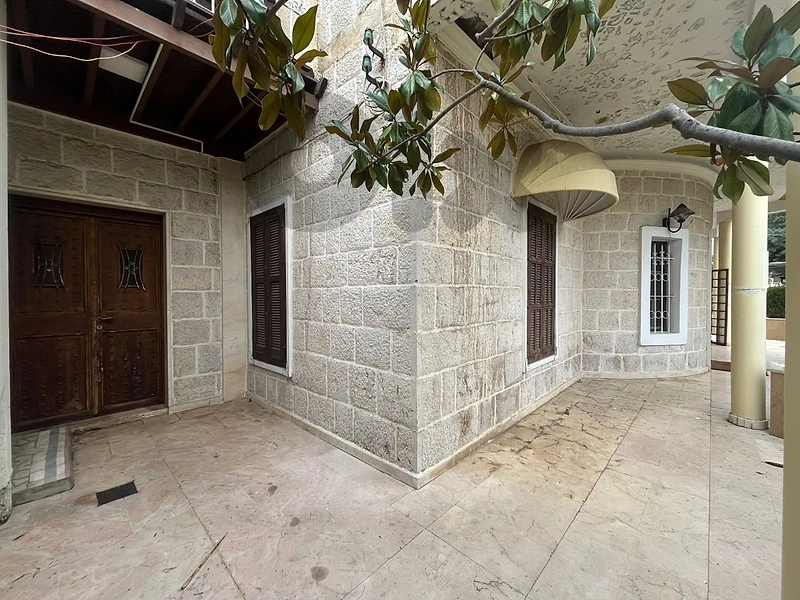 *Old house* Yearly / Seasonly Rent Apartment house for rent in Baabdat