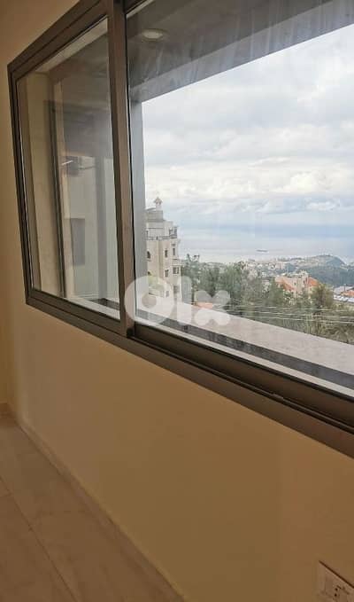 Ain Aar Deluxe 207 sqm with a sea view balcony