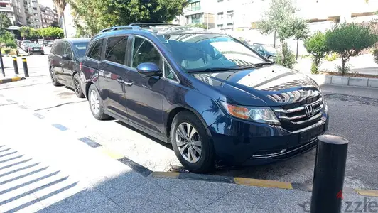 Like New 8 Seaters Odyssey-Leather- 45$سعر مغر جدا