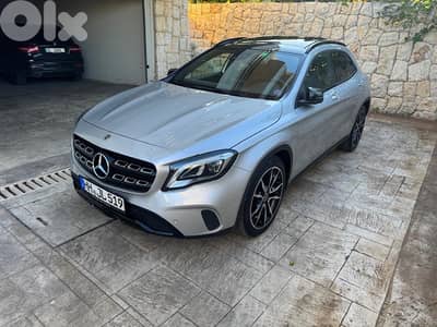 Mercedes-Benz GLA-Class  gla200 NP german no damaged 2018