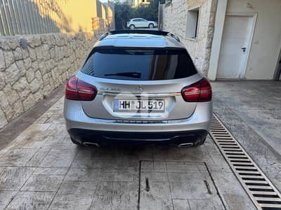 Mercedes-Benz GLA-Class  gla200 NP german no damaged 2018