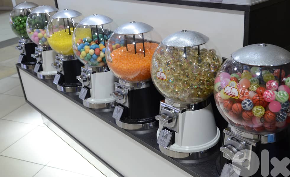 GUMBALL VENDING MACHINE - Coin Operated 4