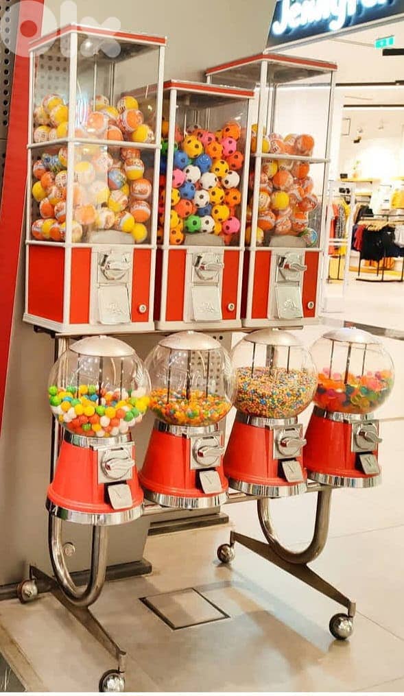 The Combo Stand Vending Machine - Coin Operated (Refurbished) 2
