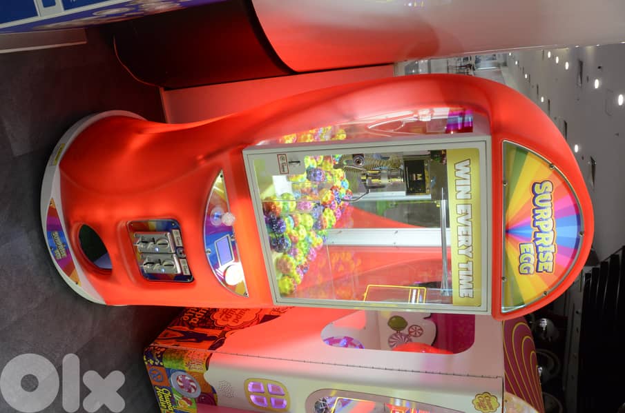SURPRISE EGG - Coin Operated Claw Machine (Refurbished) 3