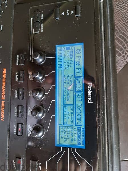 Roland G-800 Arranger Keyboard – Professional Grade – Quick Sale! 0