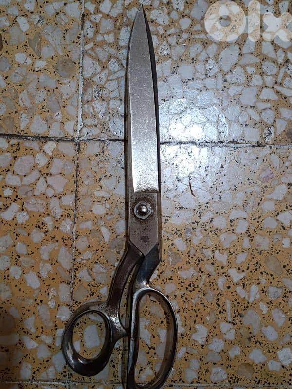 مقص للخياطة 1