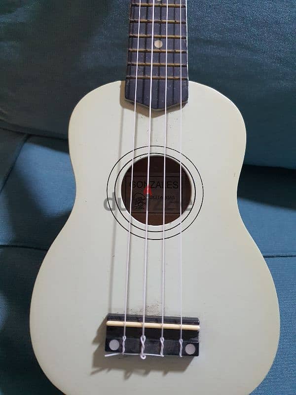 40. ukulele guitar soprano 2