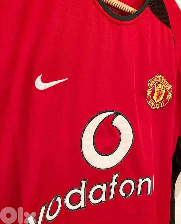 Manchester United 2002 -2004 vodafone nike home kit’s 1