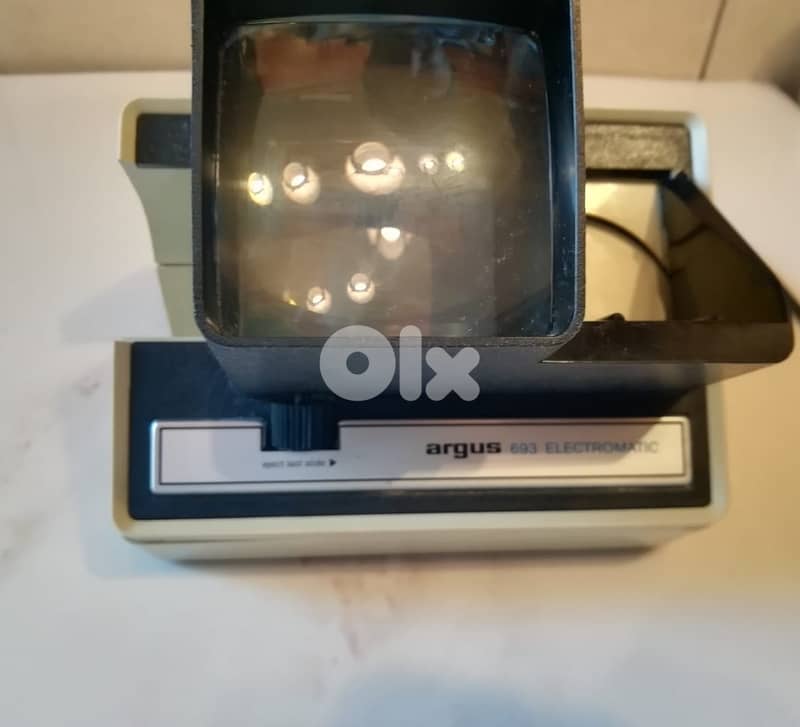 Argus 693 electromatic slides viewer with 20 slides of old Lebanon 2