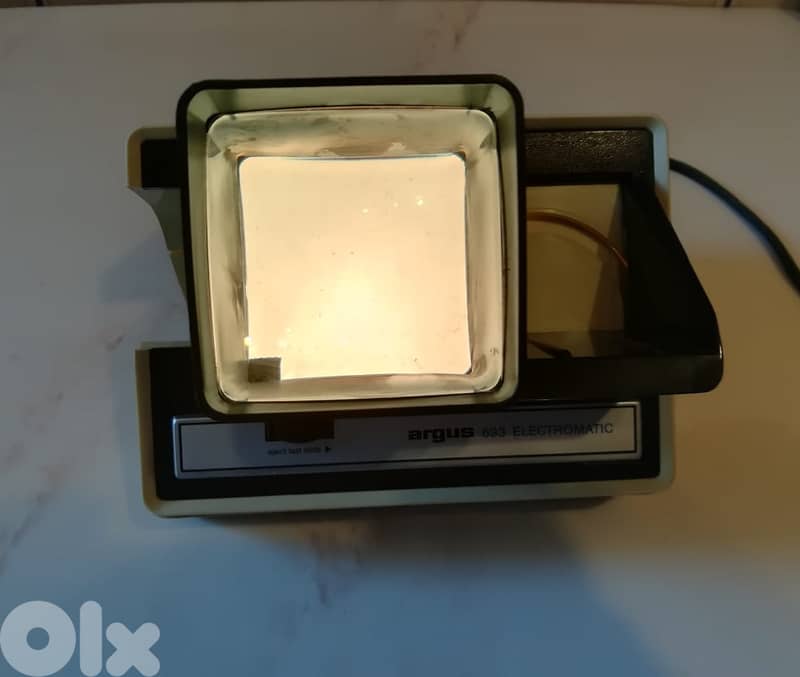 Argus 693 electromatic slides viewer with 20 slides of old Lebanon 6