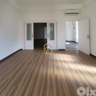 Office for rent in Badaro MK26 مكتب للإيجار  في بدارو