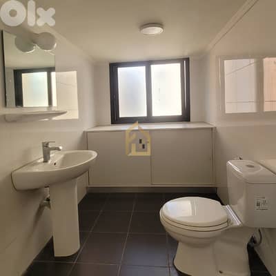 Office for rent in Badaro MK26 مكتب للإيجار  في بدارو