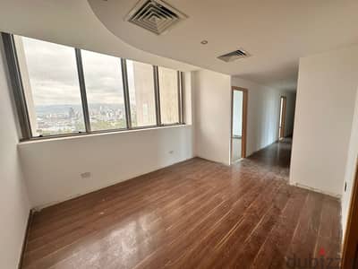 Office For Rent in Downtown مكتب للإيجار في وسط المدينة