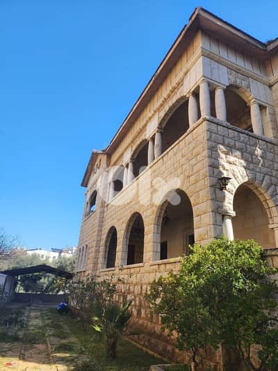 villa For sale in mansourieh فيلا للبيع في المنصورية