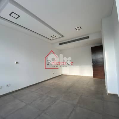 Prime location office in Hazmiyeh مكتب بموقع مميز جدا في الحازمية
