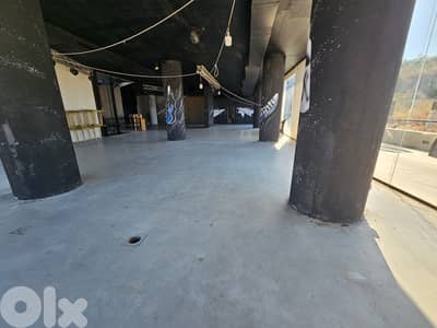 RWB388MT - Showroom for rent in Jbeil