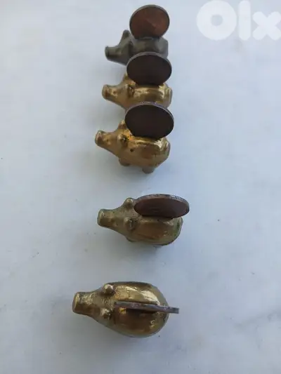 الخنازير الخمسة