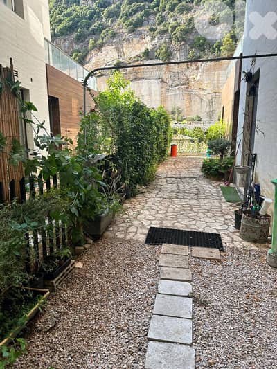 L17173 - Apartment with Garden For Sale in Adma