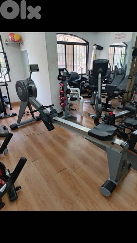 rowing machine like new 1