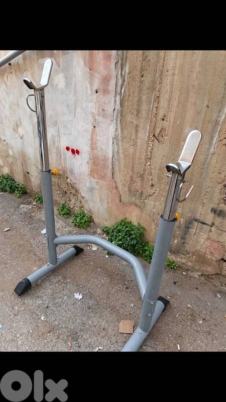 bench and squat rack like new 1
