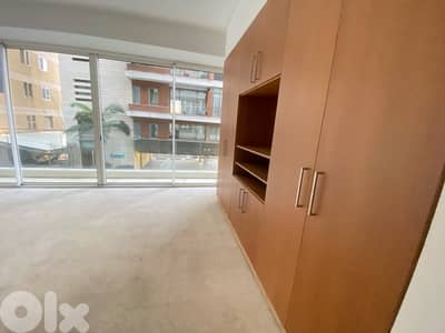 Amazing apart with garden terrace backyard style prime location