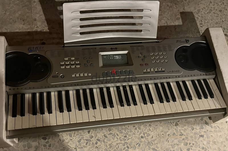 musical instrument: piano/guitar 3