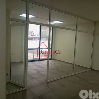Office with terrace in Hazmiyeh مكتب مع تراس في الحازمية